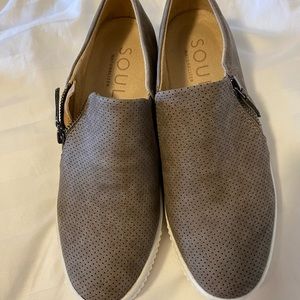 Ladies suede runners